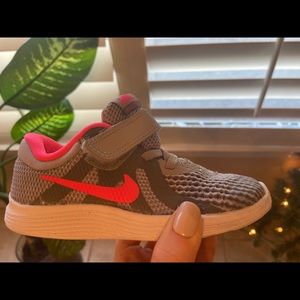 Girls Nike Revolution Four